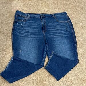 Terra & Sky distressed denim cropped pants. Size 24W
